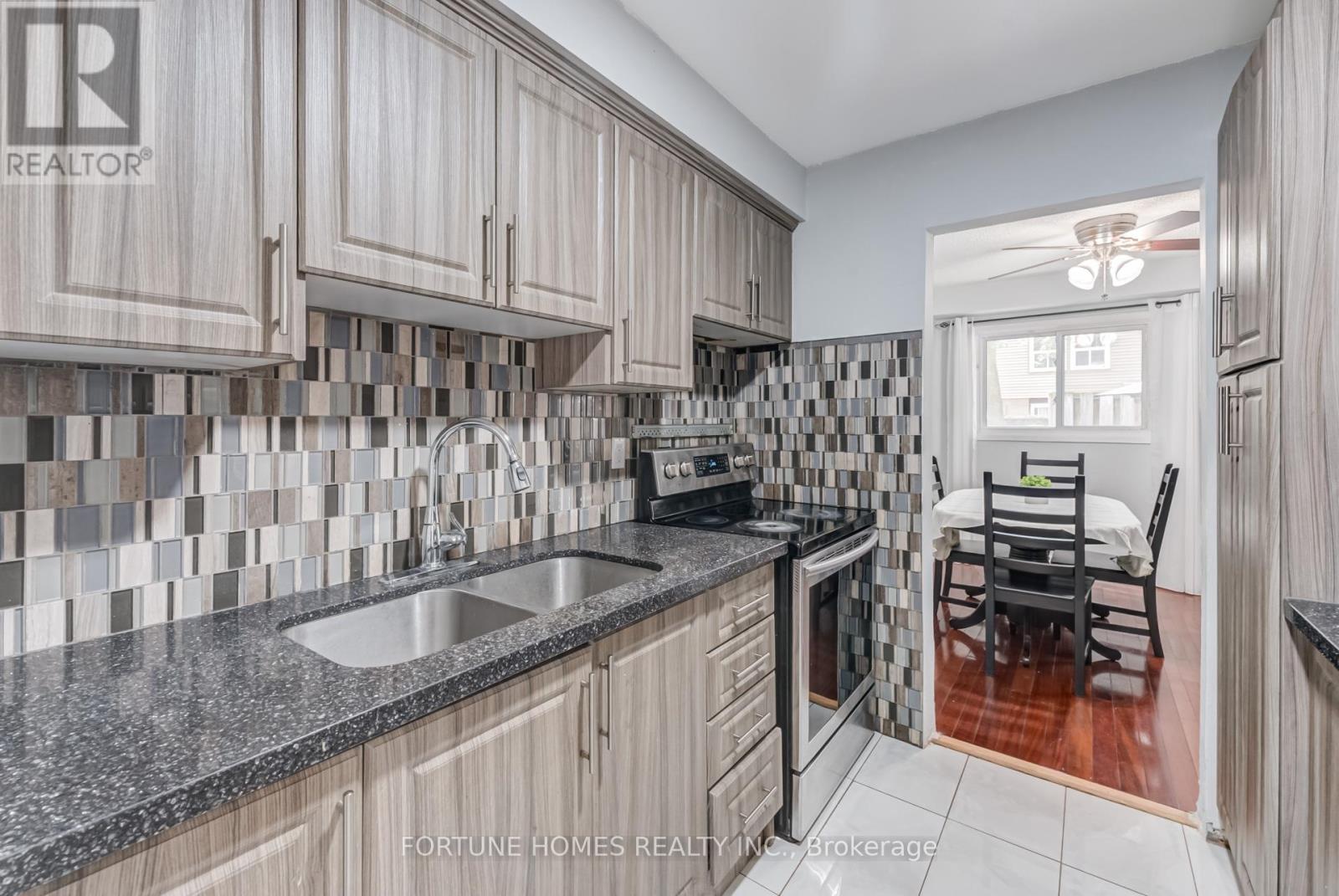 59 Enmount Drive, Brampton, Ontario  L6T 4C9 - Photo 16 - W12562104