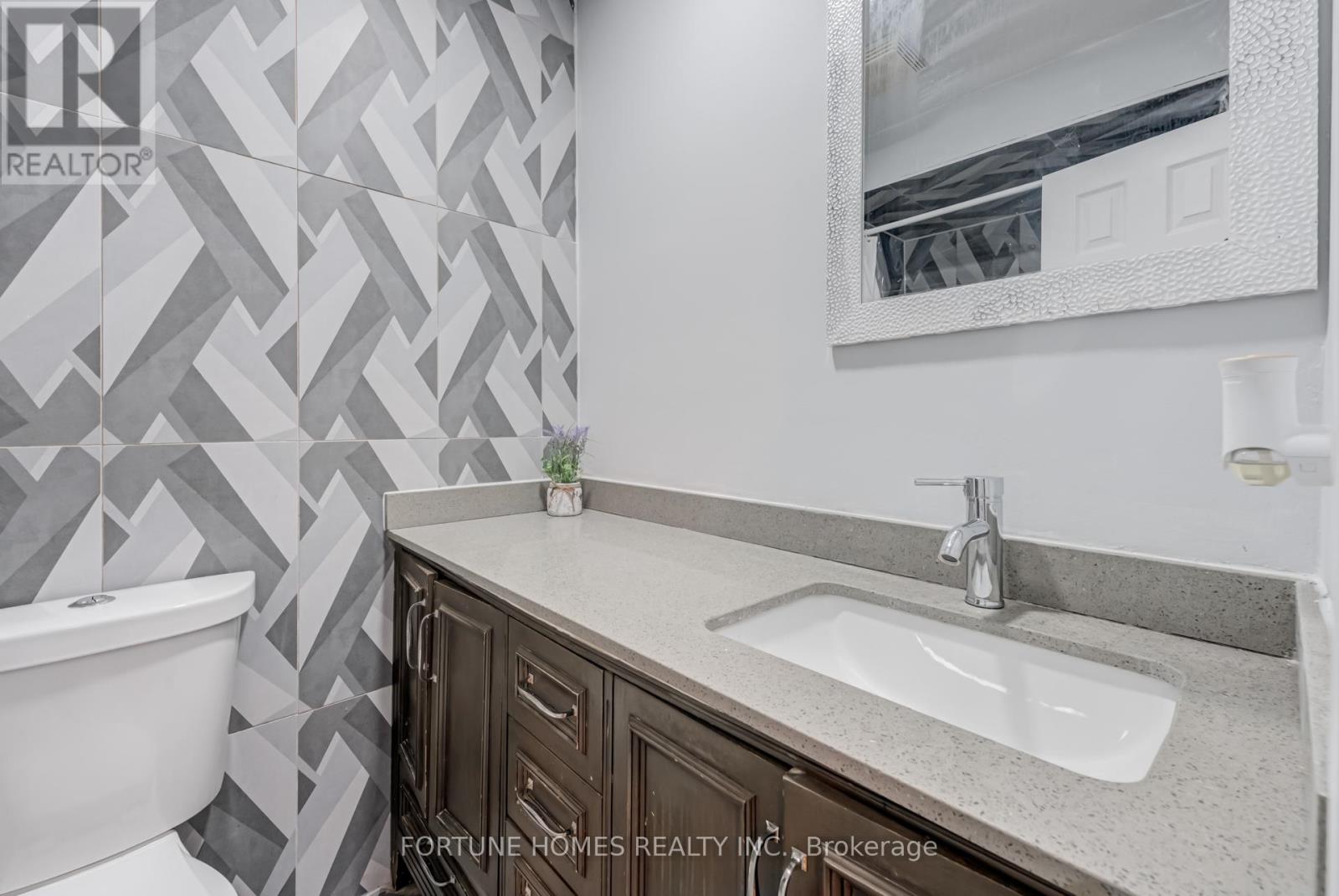 59 Enmount Drive, Brampton, Ontario  L6T 4C9 - Photo 34 - W12562104