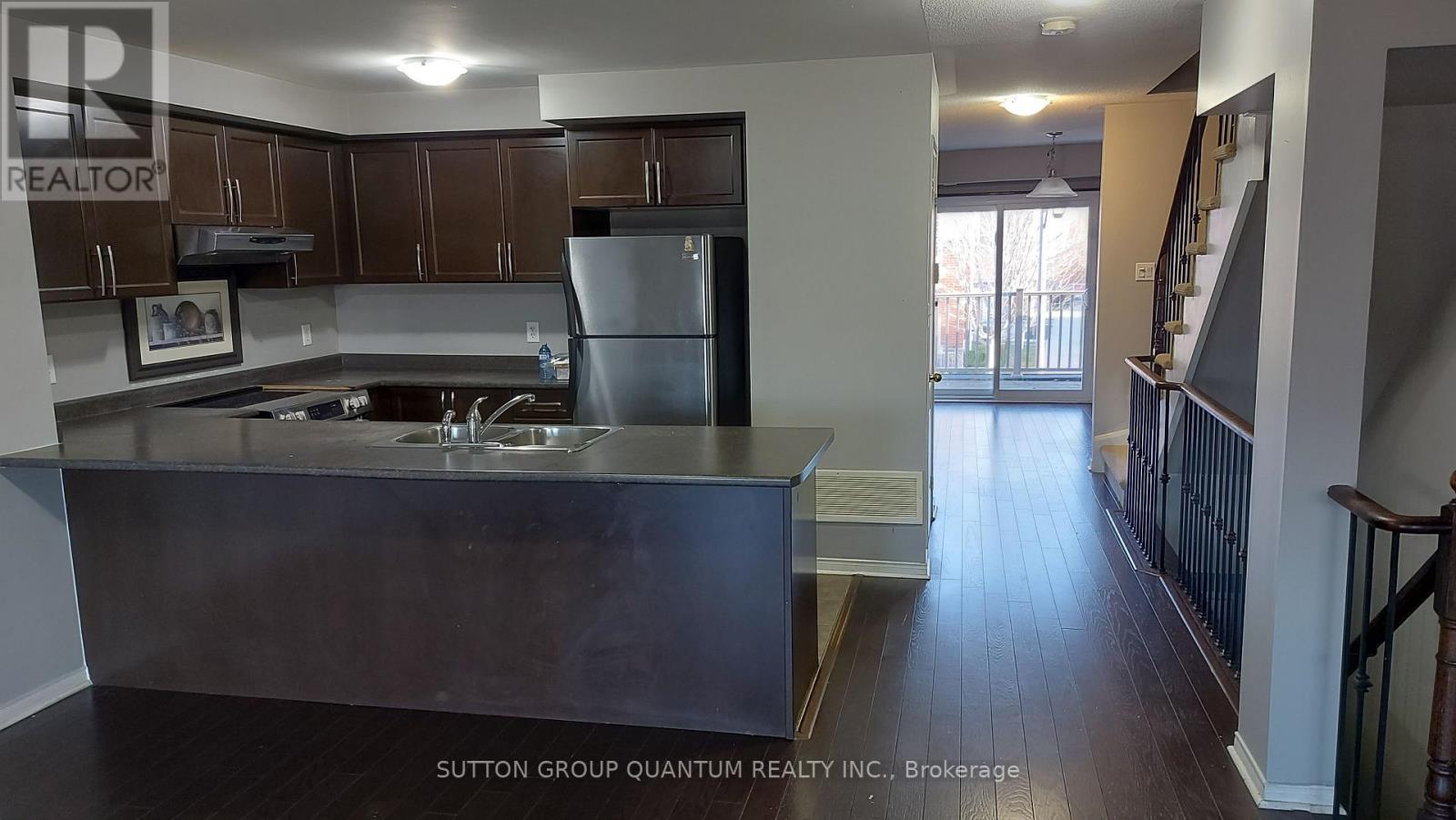 8 - 5725 Tenth Line, Mississauga, Ontario  L5M 0P7 - Photo 2 - W12562118