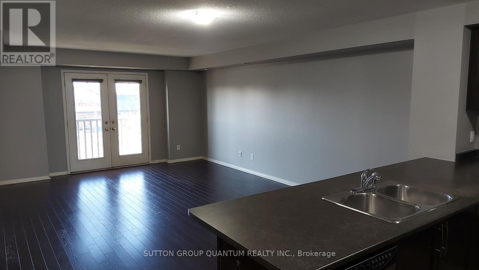 8 - 5725 Tenth Line, Mississauga, Ontario  L5M 0P7 - Photo 3 - W12562118