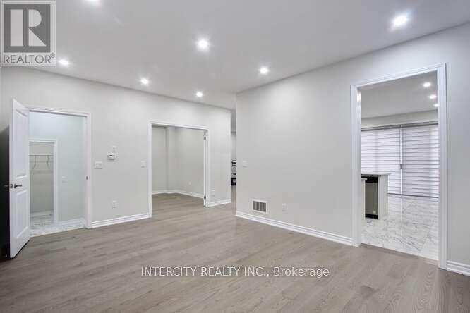 19 Galvin Avenue, Caledon, Ontario  L7C 4M5 - Photo 14 - W12562142