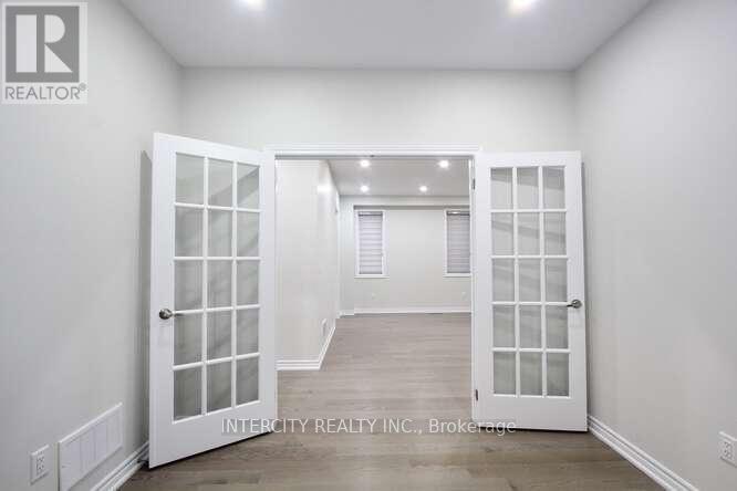 19 Galvin Avenue, Caledon, Ontario  L7C 4M5 - Photo 18 - W12562142