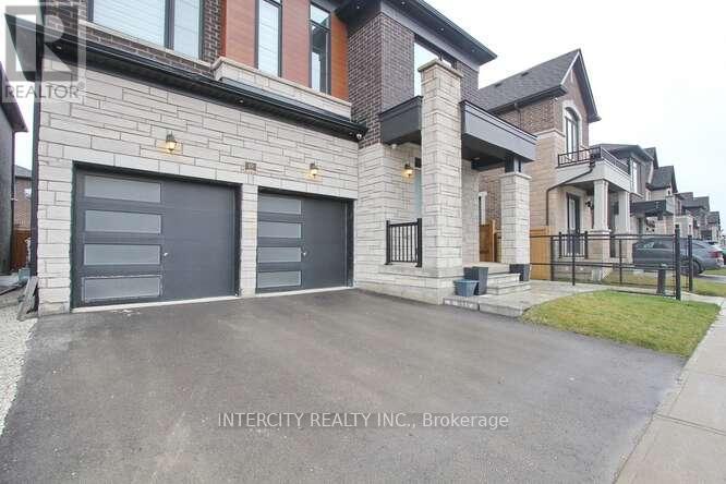 19 Galvin Avenue, Caledon, Ontario  L7C 4M5 - Photo 2 - W12562142