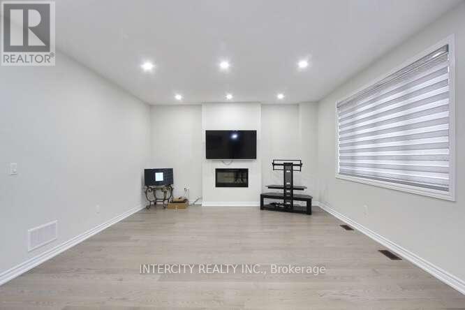 19 Galvin Avenue, Caledon, Ontario  L7C 4M5 - Photo 20 - W12562142