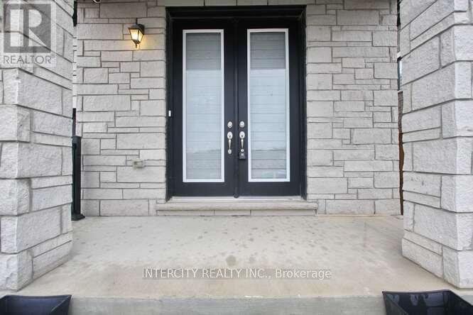 19 Galvin Avenue, Caledon, Ontario  L7C 4M5 - Photo 4 - W12562142