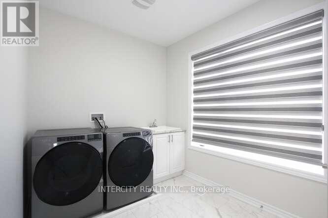 19 Galvin Avenue, Caledon, Ontario  L7C 4M5 - Photo 49 - W12562142