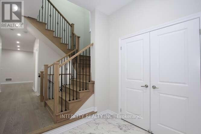 19 Galvin Avenue, Caledon, Ontario  L7C 4M5 - Photo 7 - W12562142