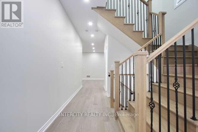 19 Galvin Avenue, Caledon, Ontario  L7C 4M5 - Photo 8 - W12562142