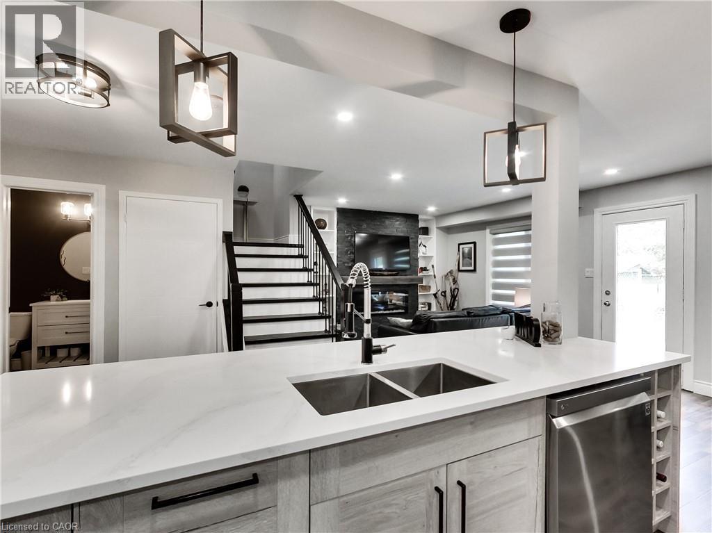 22 Hedgelawn Drive, Grimsby, Ontario  L3M 5G9 - Photo 8 - 40752631