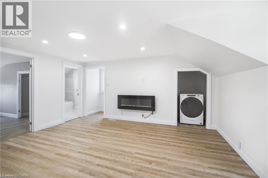 10 Comet Avenue Unit# 2, Hamilton, Ontario  L8H 7E5 - Photo 3 - 40789445