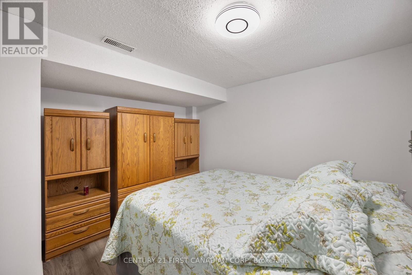 265 Short Avenue, London East, Ontario  N5W 1W3 - Photo 32 - X12562182