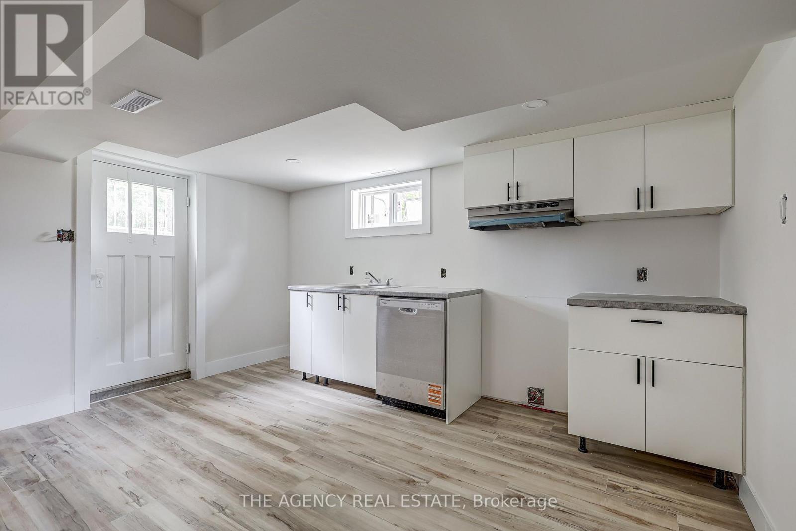 Lower - 489 Salisbury Street, London East, Ontario  N5Y 3B4 - Photo 8 - X12562224