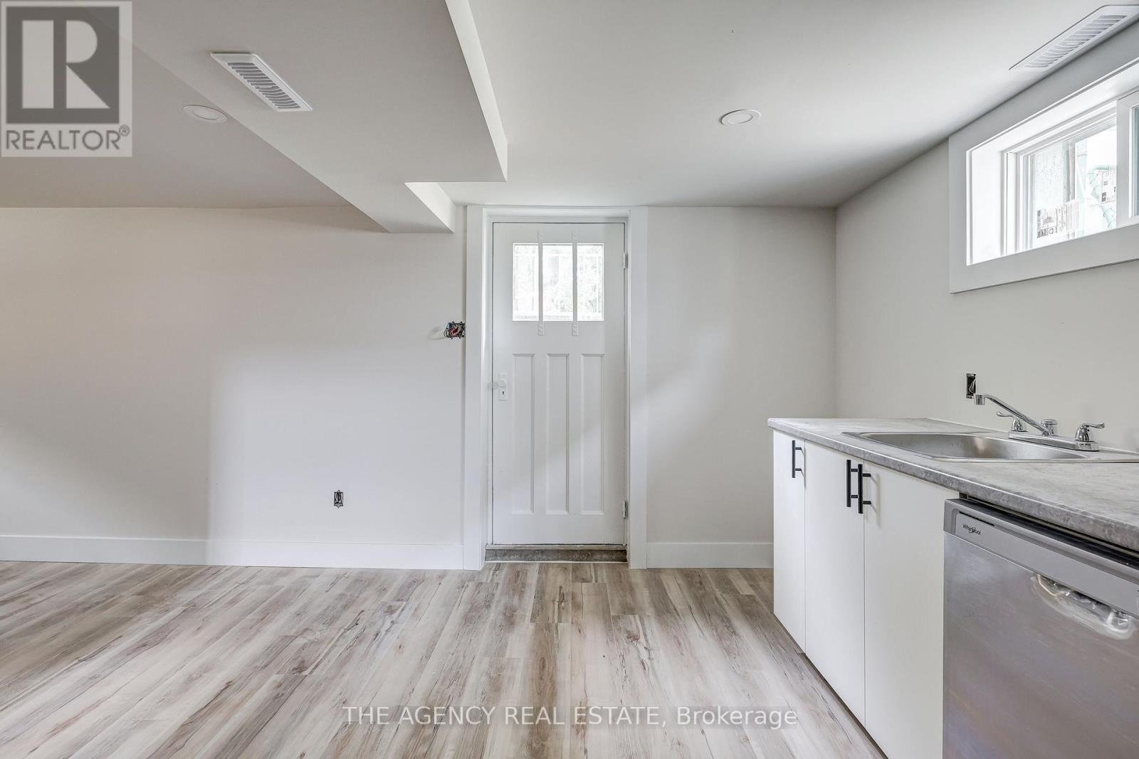 Lower - 489 Salisbury Street, London East, Ontario  N5Y 3B4 - Photo 9 - X12562224