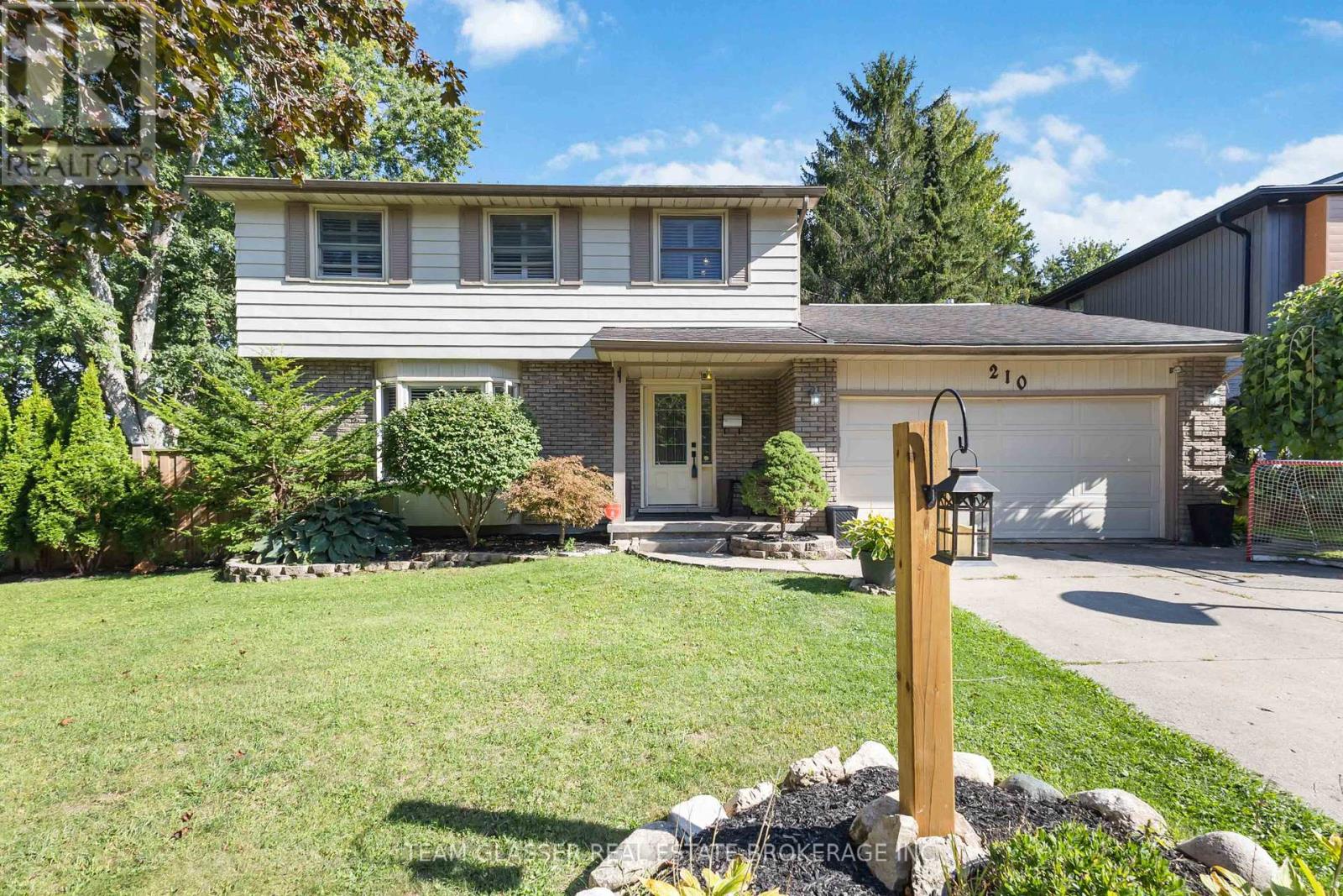 210 Chalet Crescent, London South, Ontario  N6K 3C6 - Photo 1 - X12562316