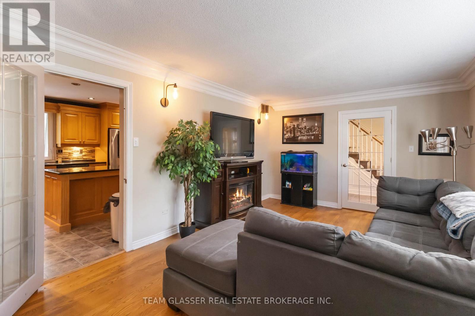 210 Chalet Crescent, London South, Ontario  N6K 3C6 - Photo 11 - X12562316