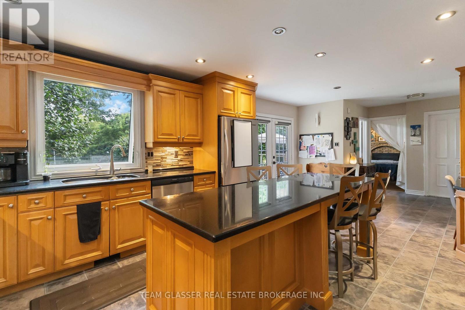 210 Chalet Crescent, London South, Ontario  N6K 3C6 - Photo 17 - X12562316