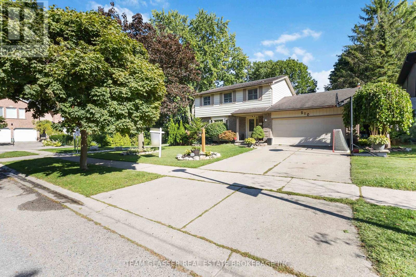 210 Chalet Crescent, London South, Ontario  N6K 3C6 - Photo 3 - X12562316