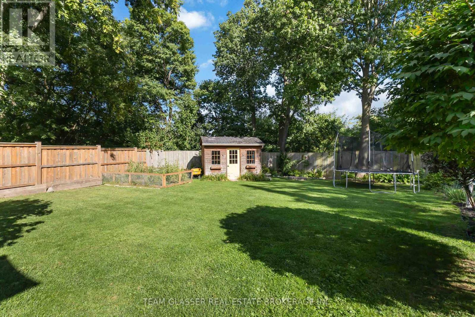 210 Chalet Crescent, London South, Ontario  N6K 3C6 - Photo 37 - X12562316