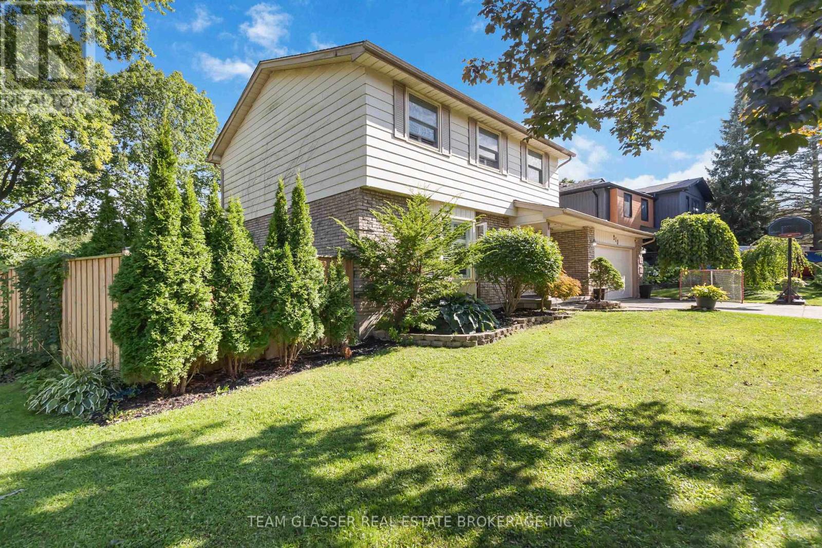 210 Chalet Crescent, London South, Ontario  N6K 3C6 - Photo 5 - X12562316