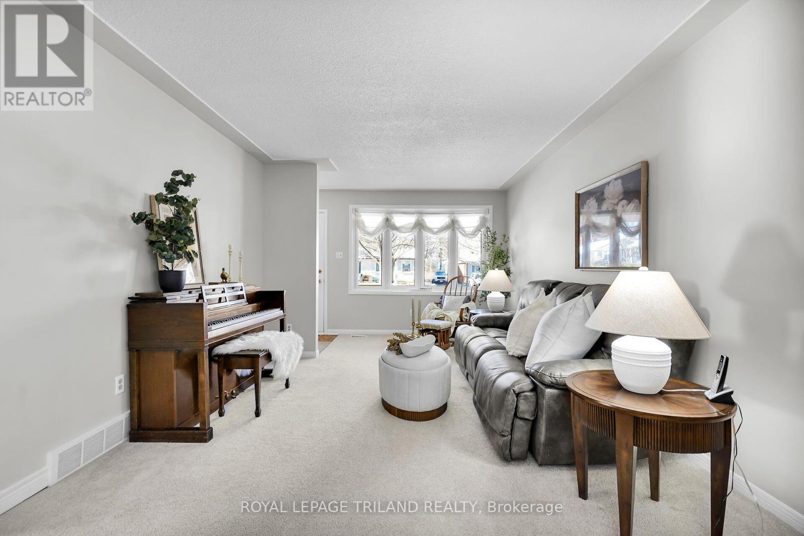 544 Griffith Street, London South, Ontario  N6K 2S6 - Photo 5 - X12562318