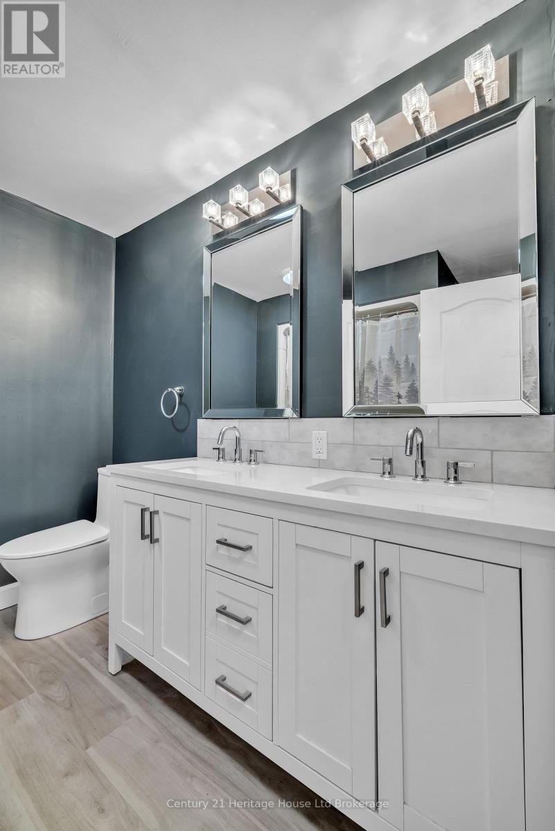 89 Scott Street, St. Thomas, Ontario  N5P 1L1 - Photo 8 - X12486335