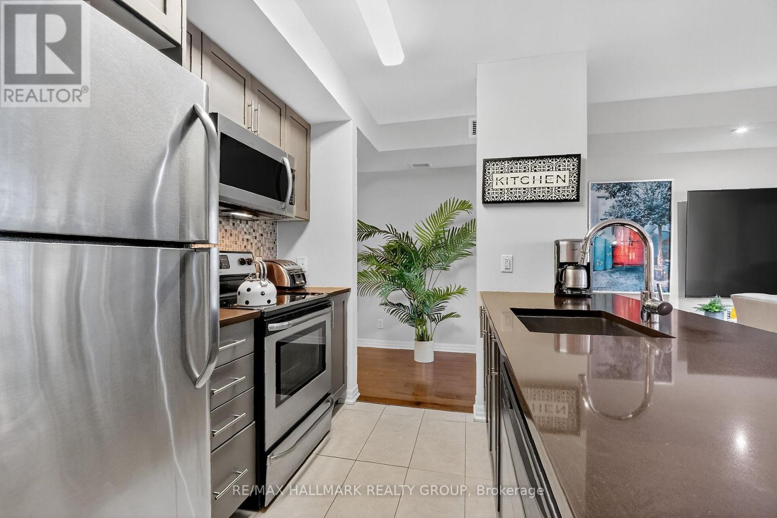 206 - 242 Rideau Street, Ottawa, Ontario  K1N 0B7 - Photo 16 - X12562284