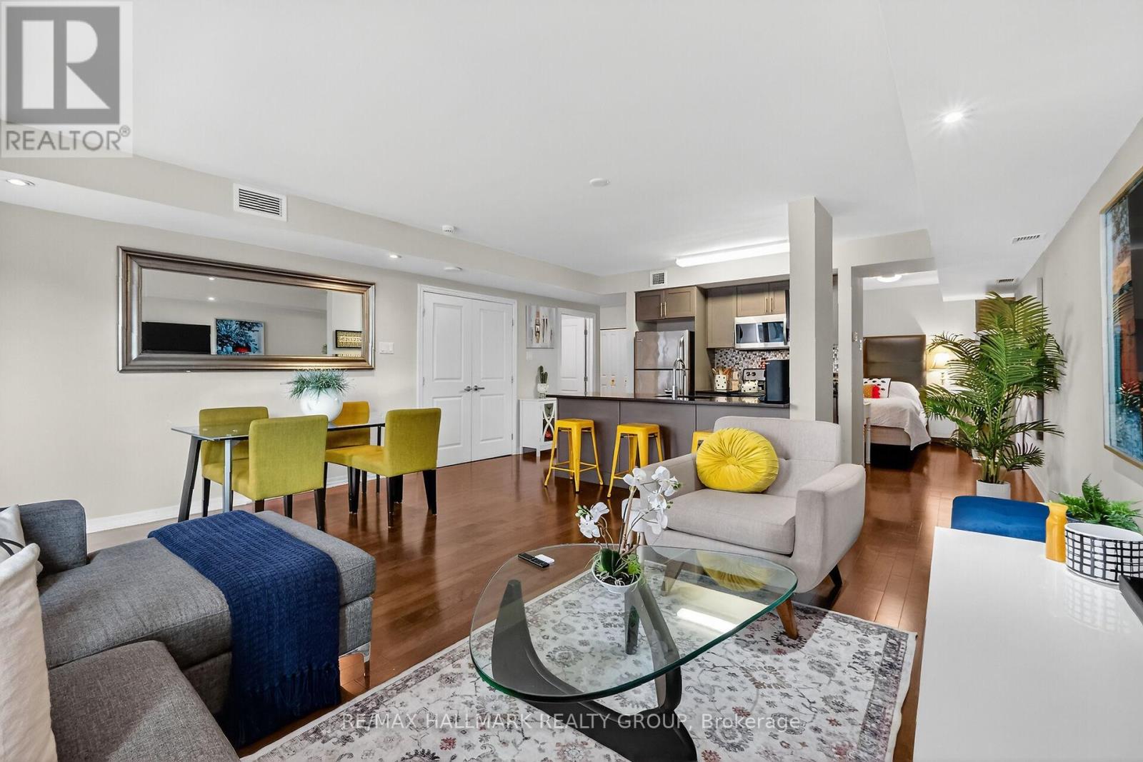 206 - 242 Rideau Street, Ottawa, Ontario  K1N 0B7 - Photo 17 - X12562284