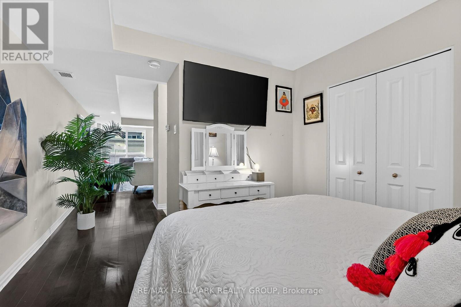 206 - 242 Rideau Street, Ottawa, Ontario  K1N 0B7 - Photo 19 - X12562284