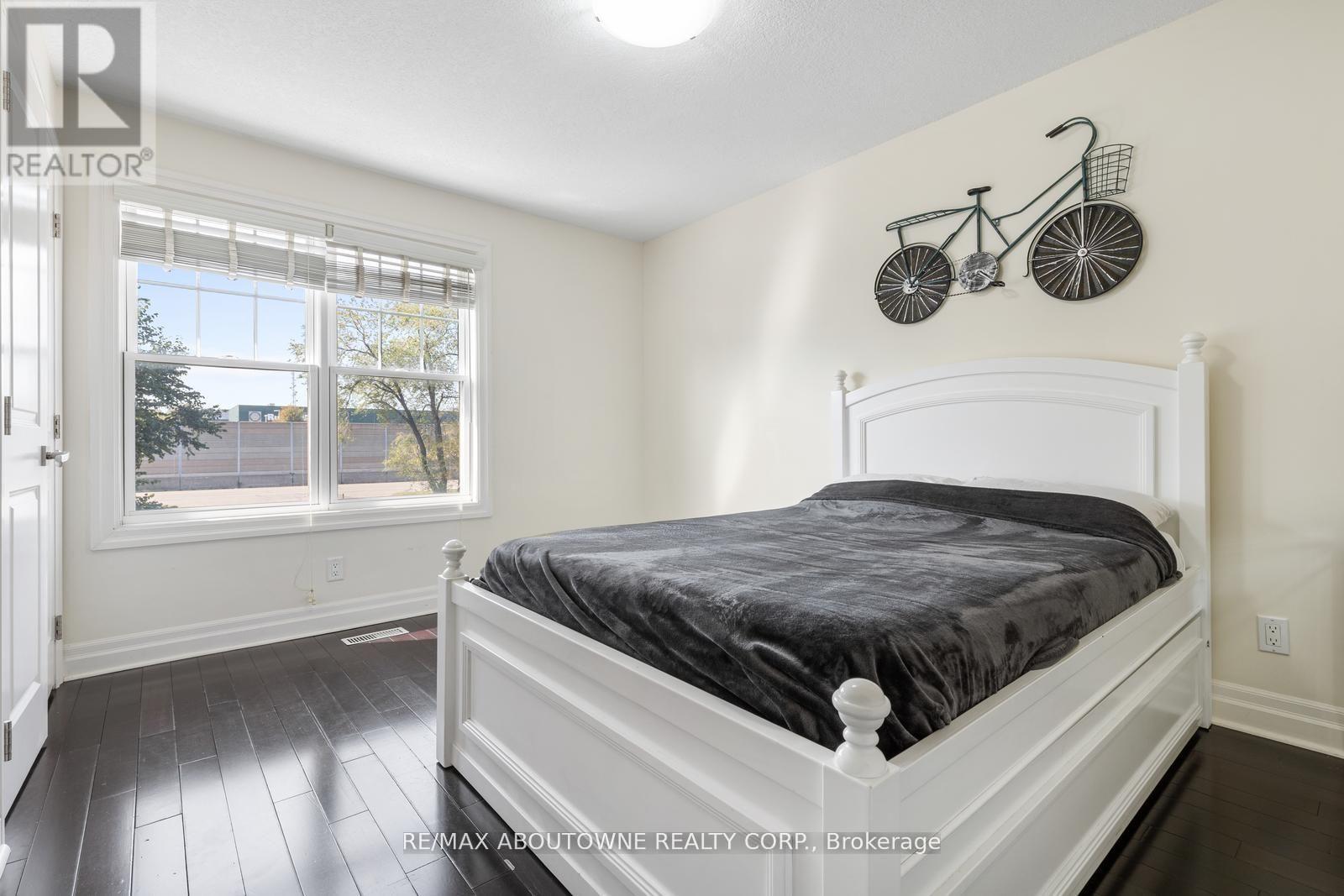 1073 North Service Road, Hamilton, Ontario  L8E 5E1 - Photo 31 - X12562122