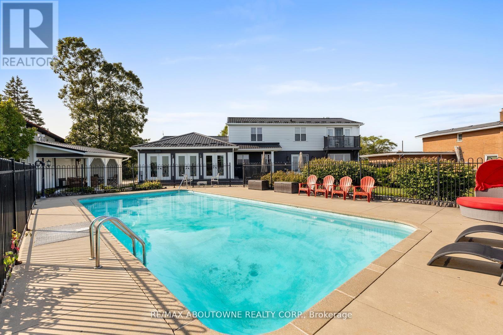 1073 North Service Road, Hamilton, Ontario  L8E 5E1 - Photo 39 - X12562122