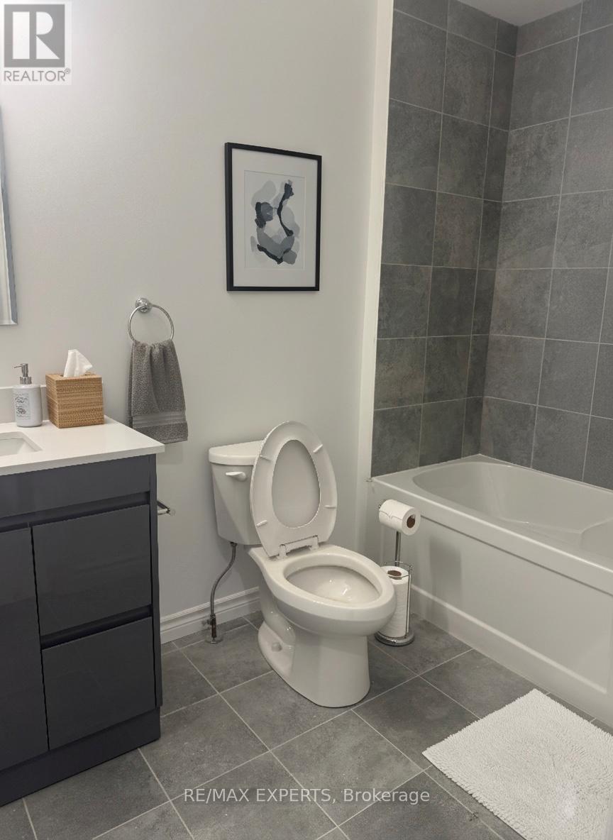 13 - 2 Slessor Boulevard, Grimsby, Ontario  L3M 3T2 - Photo 10 - X12562146