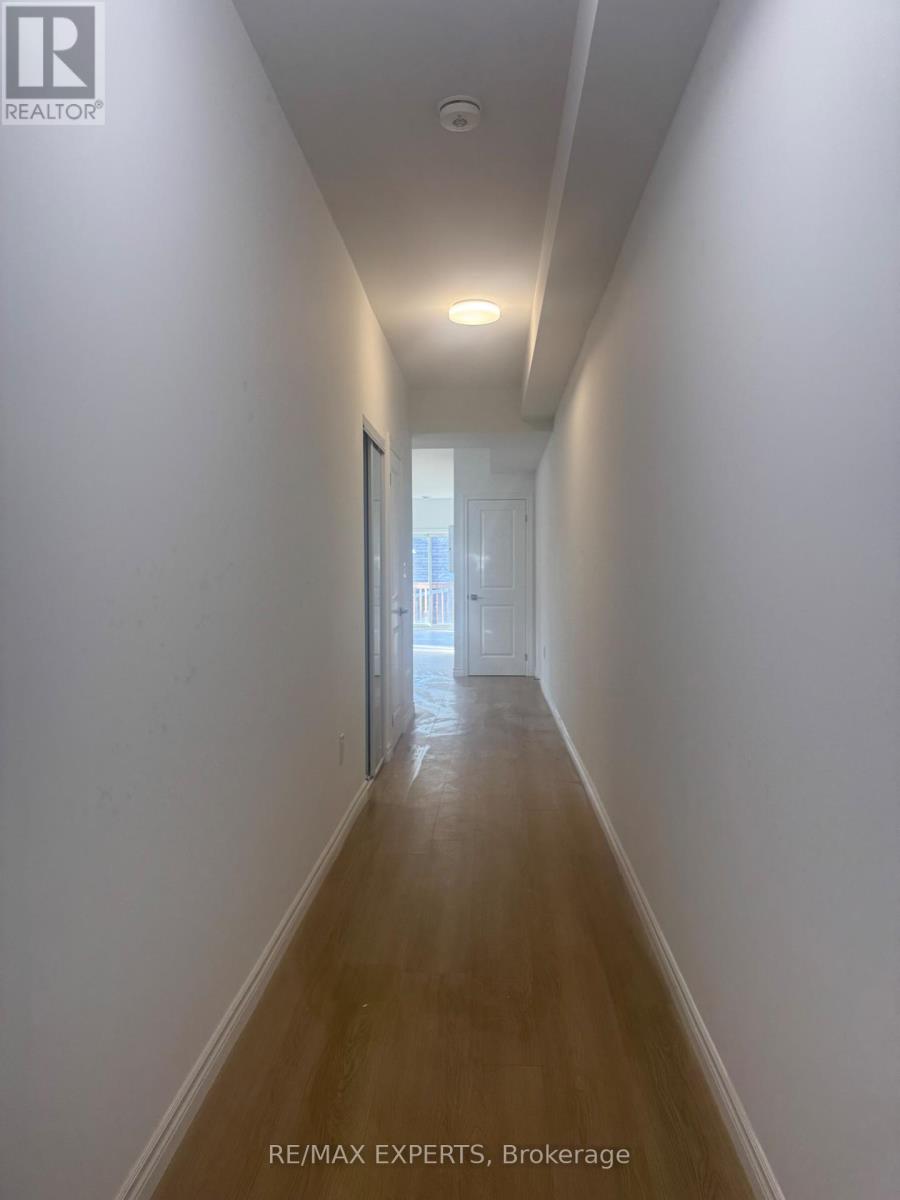 13 - 2 Slessor Boulevard, Grimsby, Ontario  L3M 3T2 - Photo 3 - X12562146