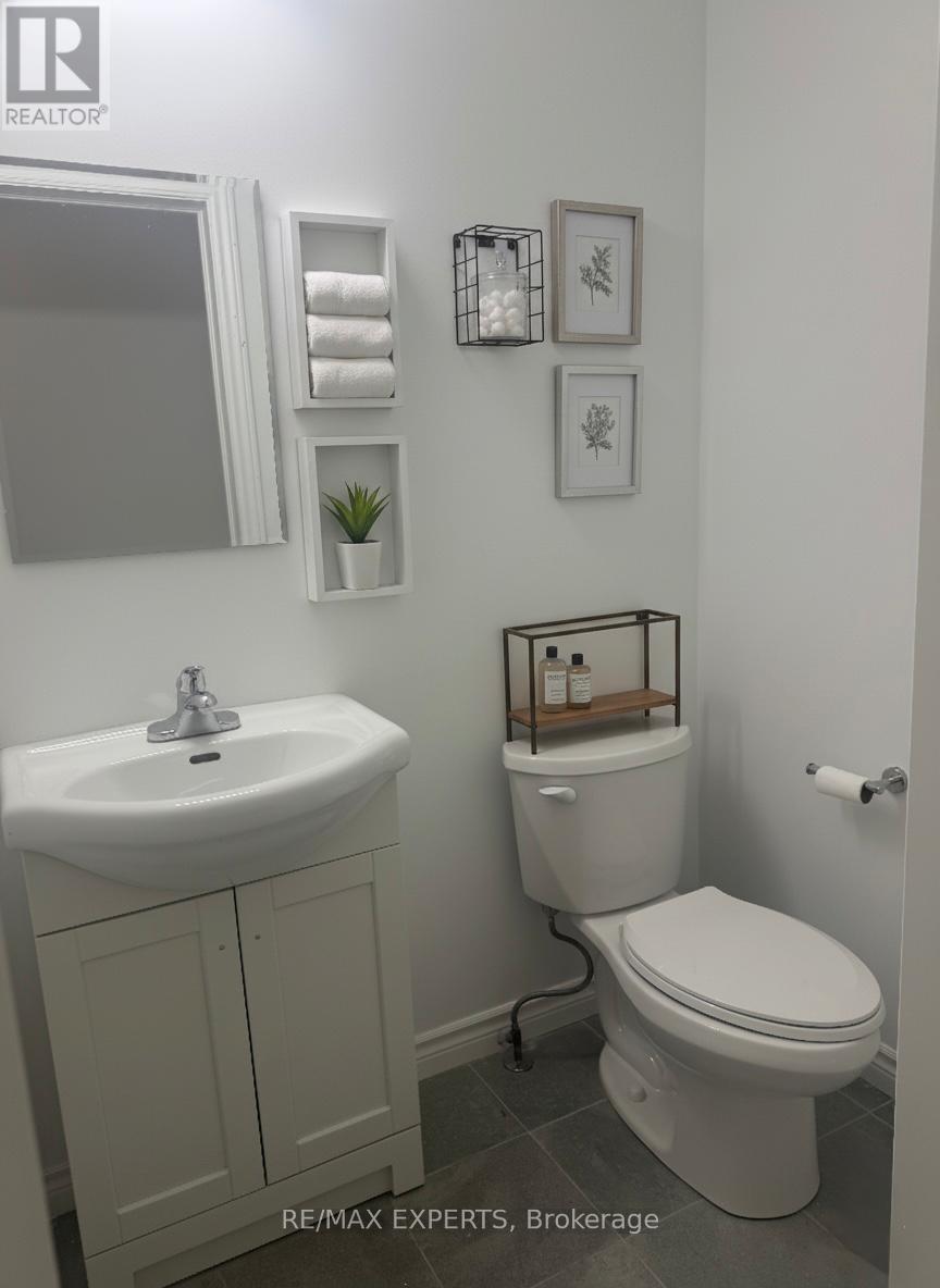 13 - 2 Slessor Boulevard, Grimsby, Ontario  L3M 3T2 - Photo 4 - X12562146