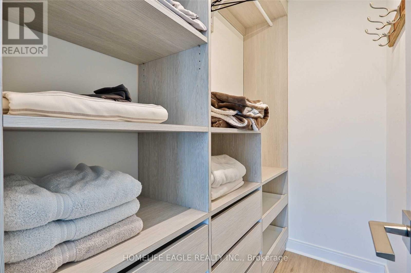 2407 - 1 Scott Street, Toronto, Ontario  M5E 1A1 - Photo 18 - C12510860