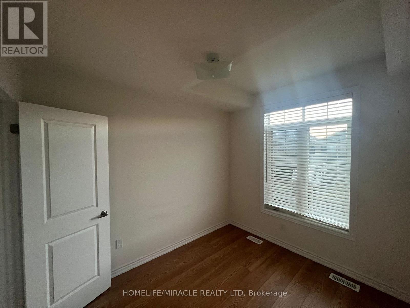 35 Tamworth Terrace, Barrie, Ontario  L9J 0W5 - Photo 10 - S12561716