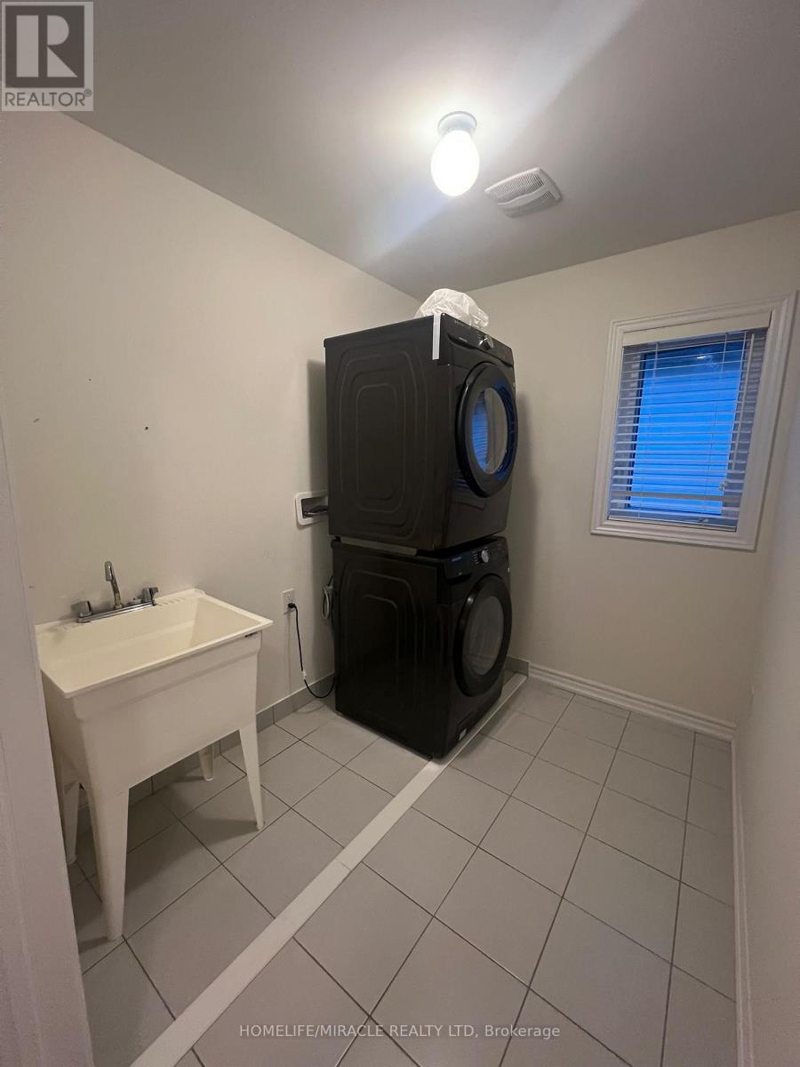 35 Tamworth Terrace, Barrie, Ontario  L9J 0W5 - Photo 5 - S12561716