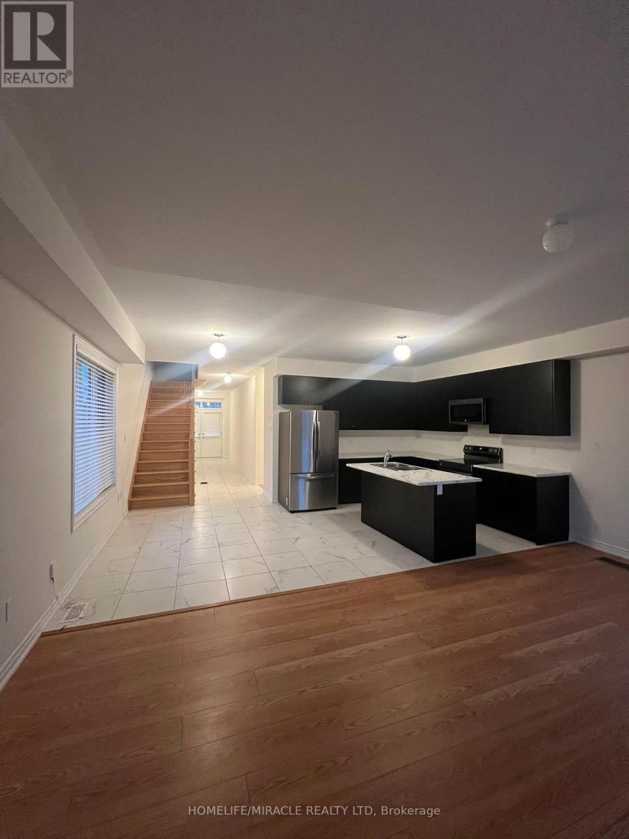 35 Tamworth Terrace, Barrie, Ontario  L9J 0W5 - Photo 3 - S12561716