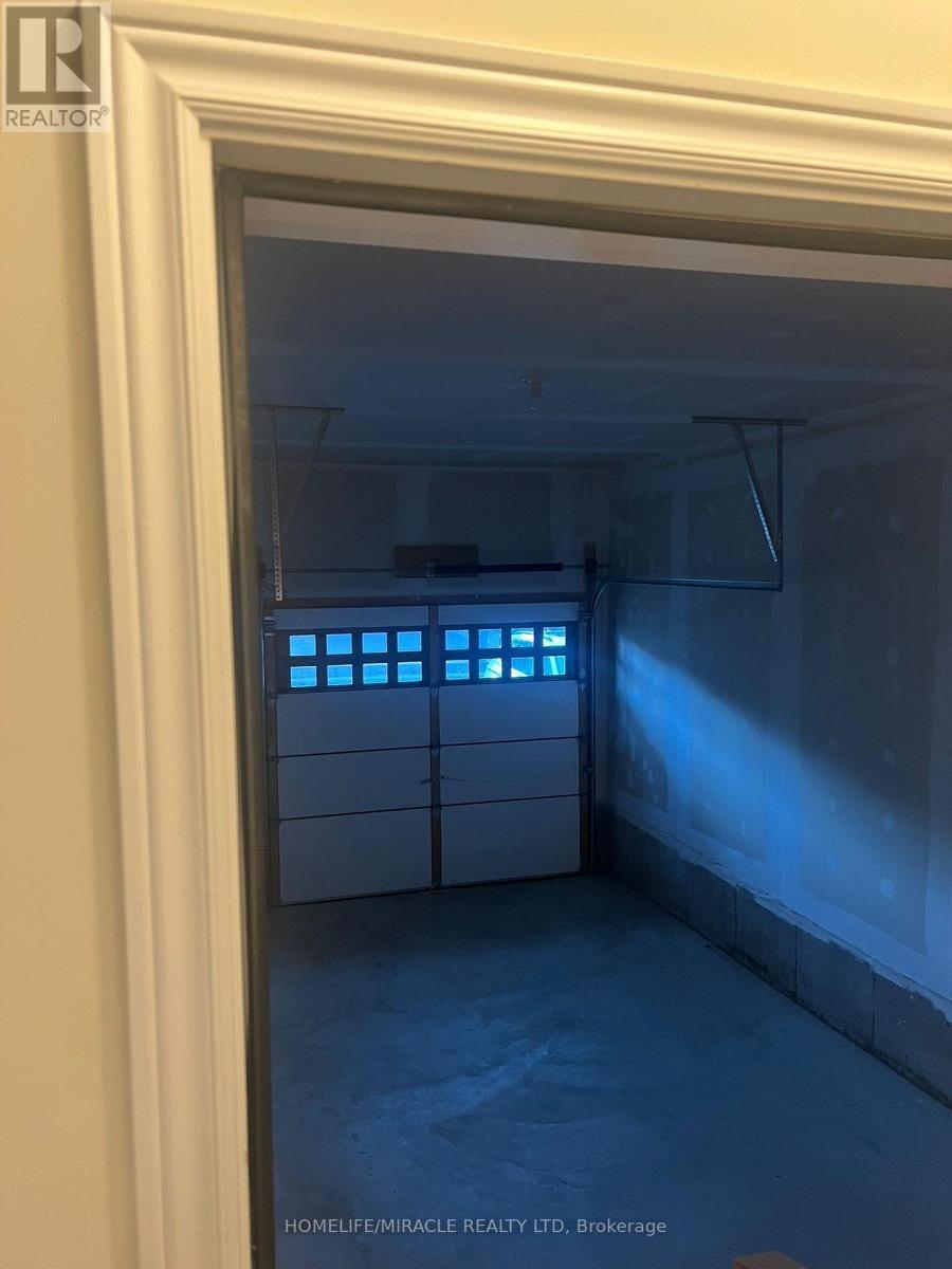 35 Tamworth Terrace, Barrie, Ontario  L9J 0W5 - Photo 12 - S12561716