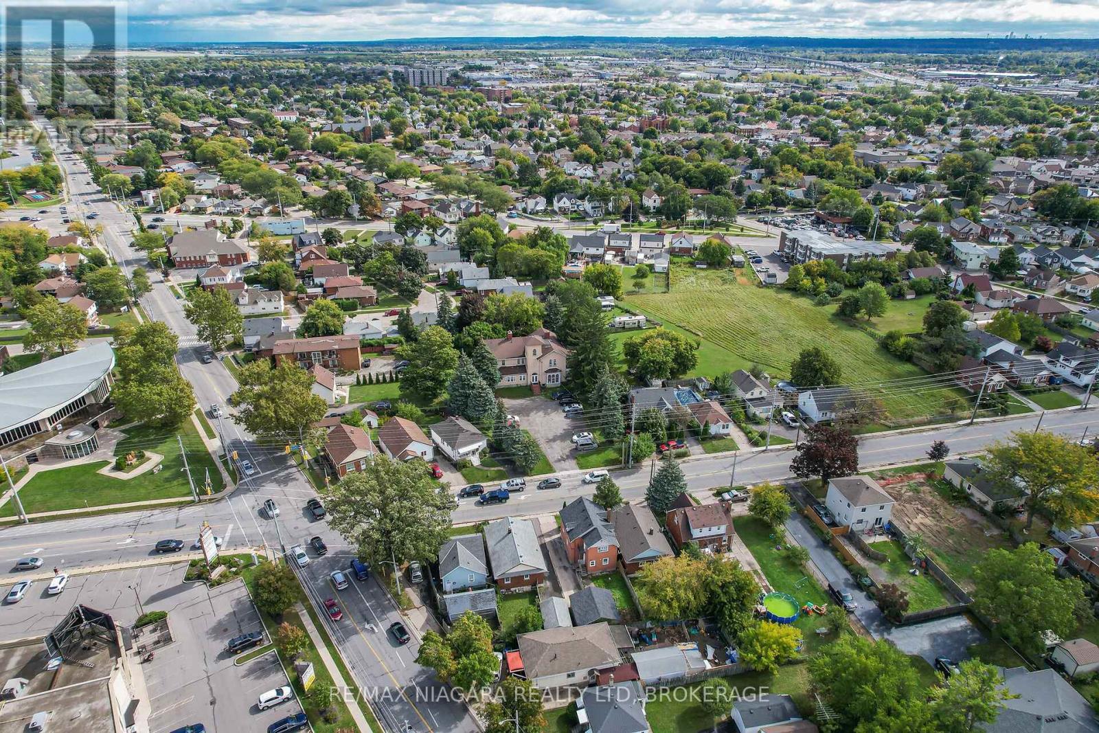 261 Vine Street, St. Catharines, Ontario  L2M 4T2 - Photo 5 - X12562218