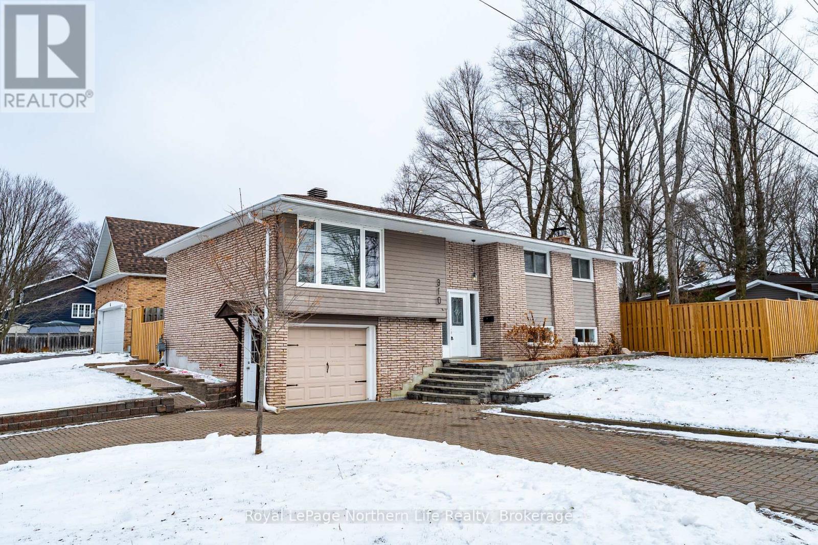 310 Surrey Drive, North Bay, Ontario  P1C 1E3 - Photo 2 - X12562208