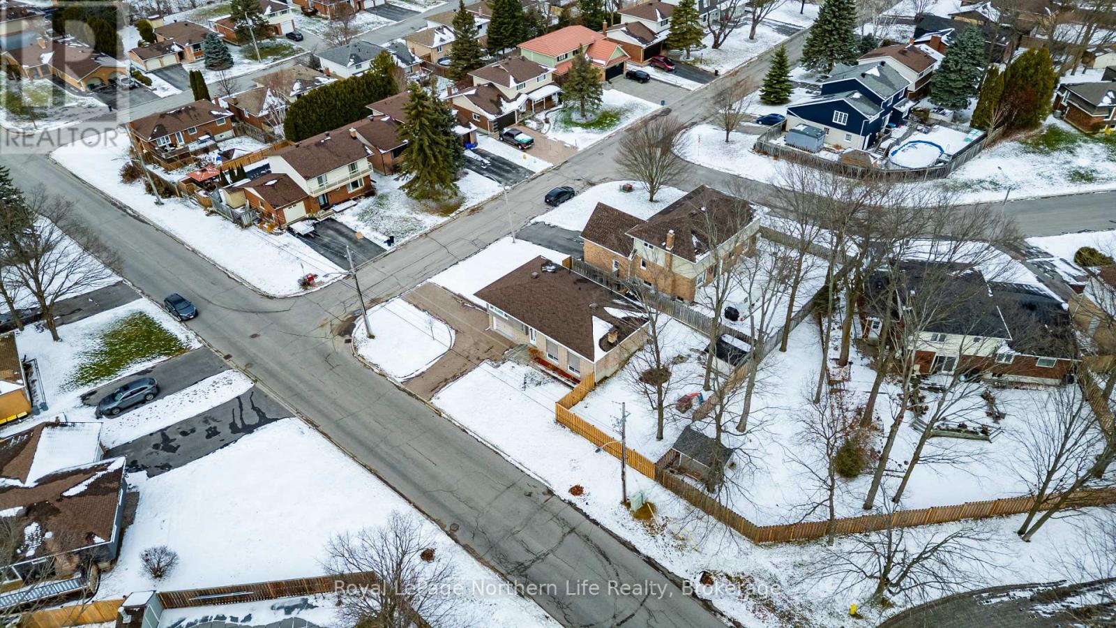 310 Surrey Drive, North Bay, Ontario  P1C 1E3 - Photo 37 - X12562208