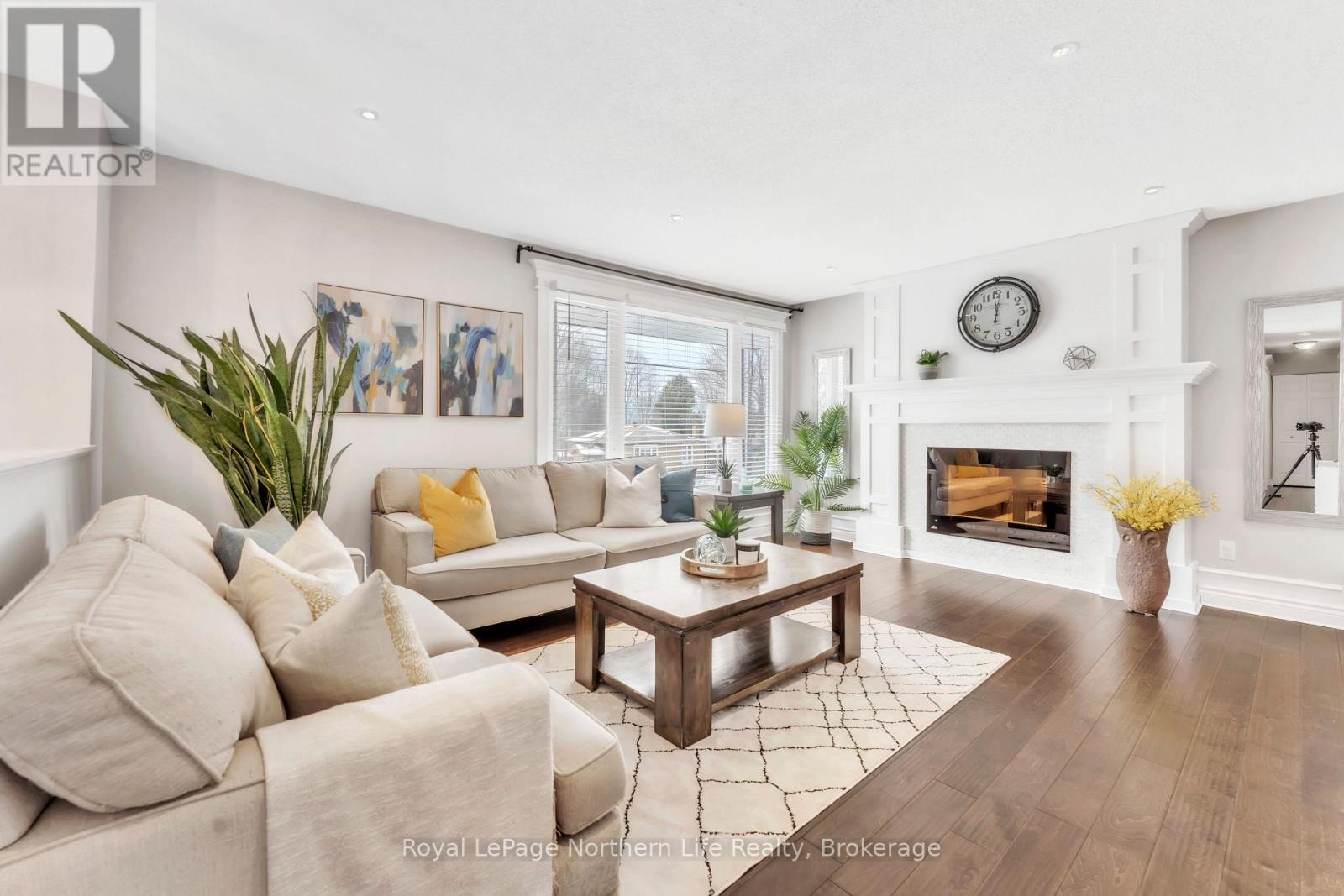 310 Surrey Drive, North Bay, Ontario  P1C 1E3 - Photo 5 - X12562208