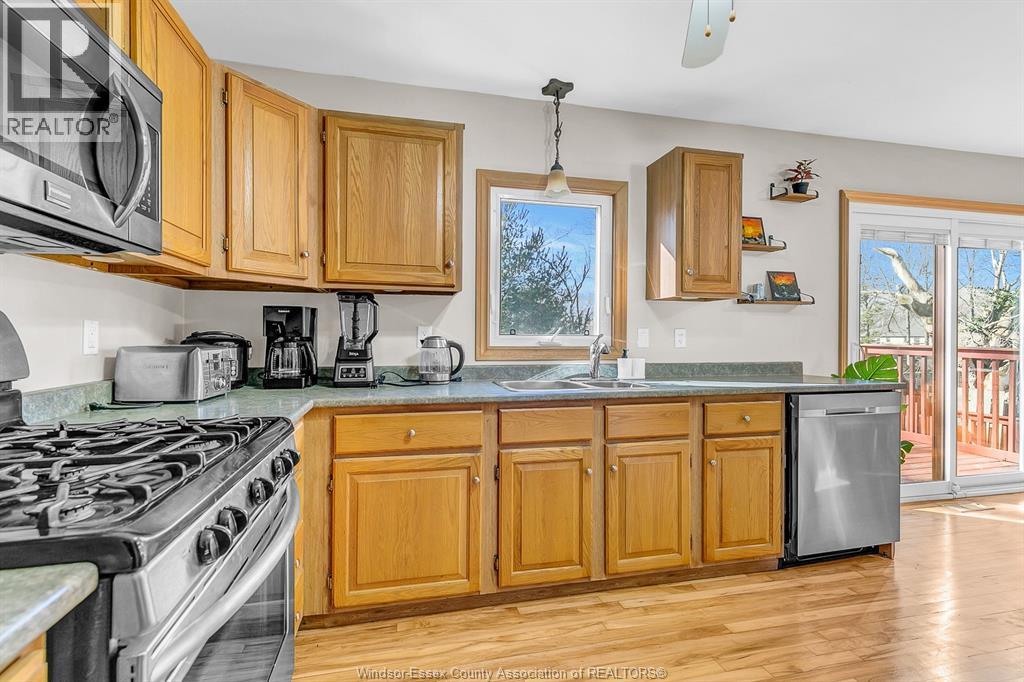 405 River Avenue, Lasalle, Ontario  N9J 1A1 - Photo 5 - 25029241