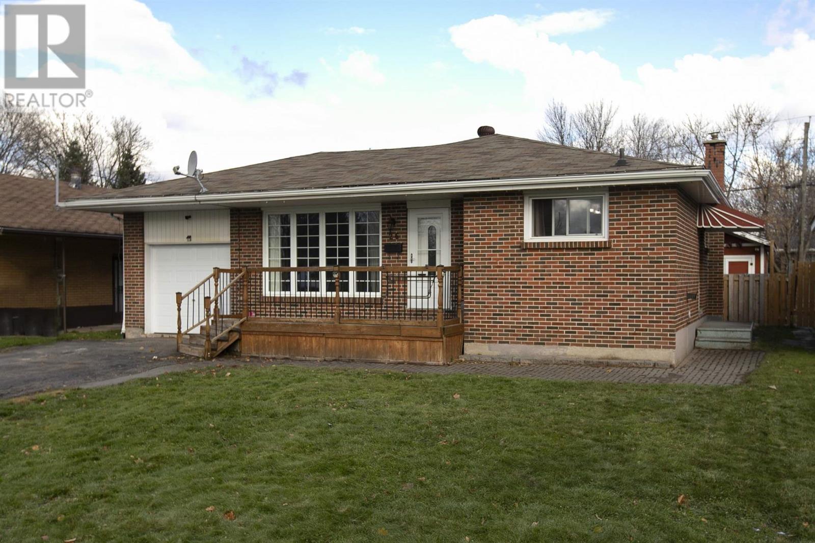 26 Digby Cres, Sault Ste. Marie, Ontario  P6C 2R7 - Photo 3 - SM253264