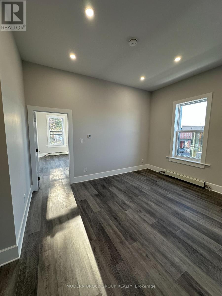 1 - 4 Water Street, North Grenville, Ontario  K0G 1J0 - Photo 8 - X12562350