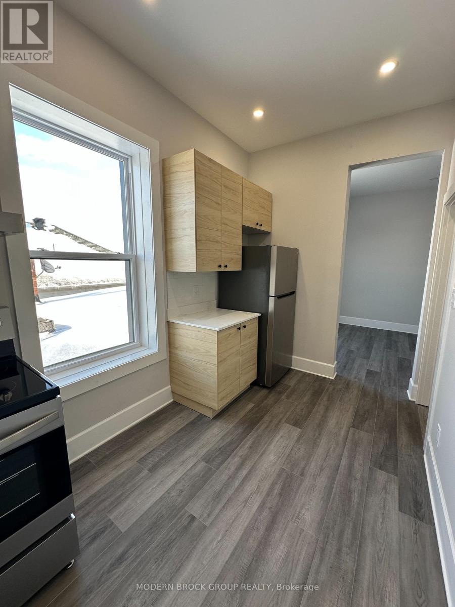 5 - 4 Water Street, North Grenville, Ontario  K0G 1J0 - Photo 4 - X12562364