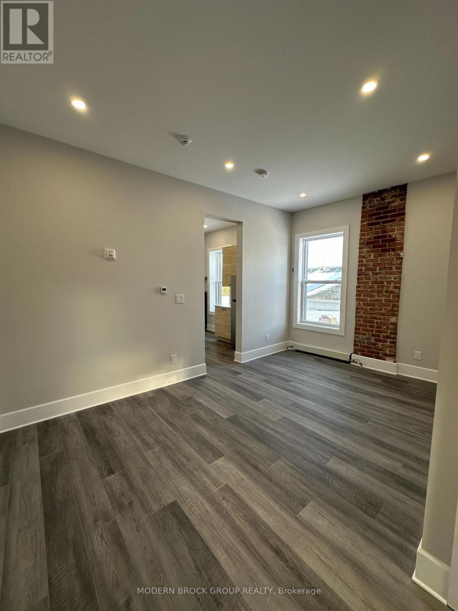 5 - 4 Water Street, North Grenville, Ontario  K0G 1J0 - Photo 8 - X12562364