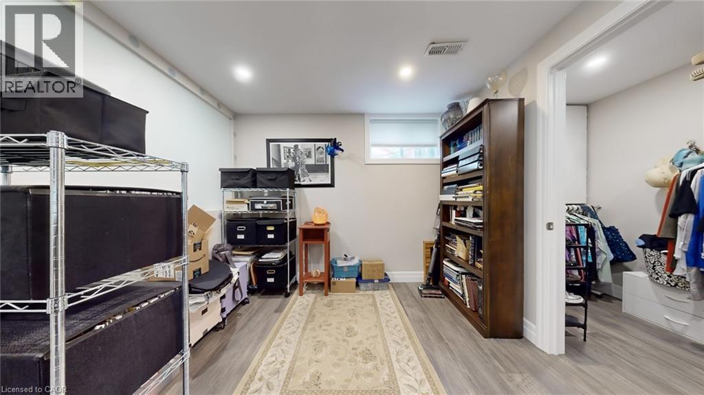 16 Mollison Court, Guelph, Ontario  N1C 1A7 - Photo 29 - 40782032