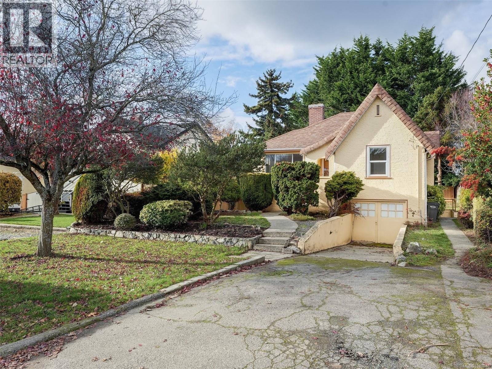 3048 Earl Grey St, Saanich, British Columbia