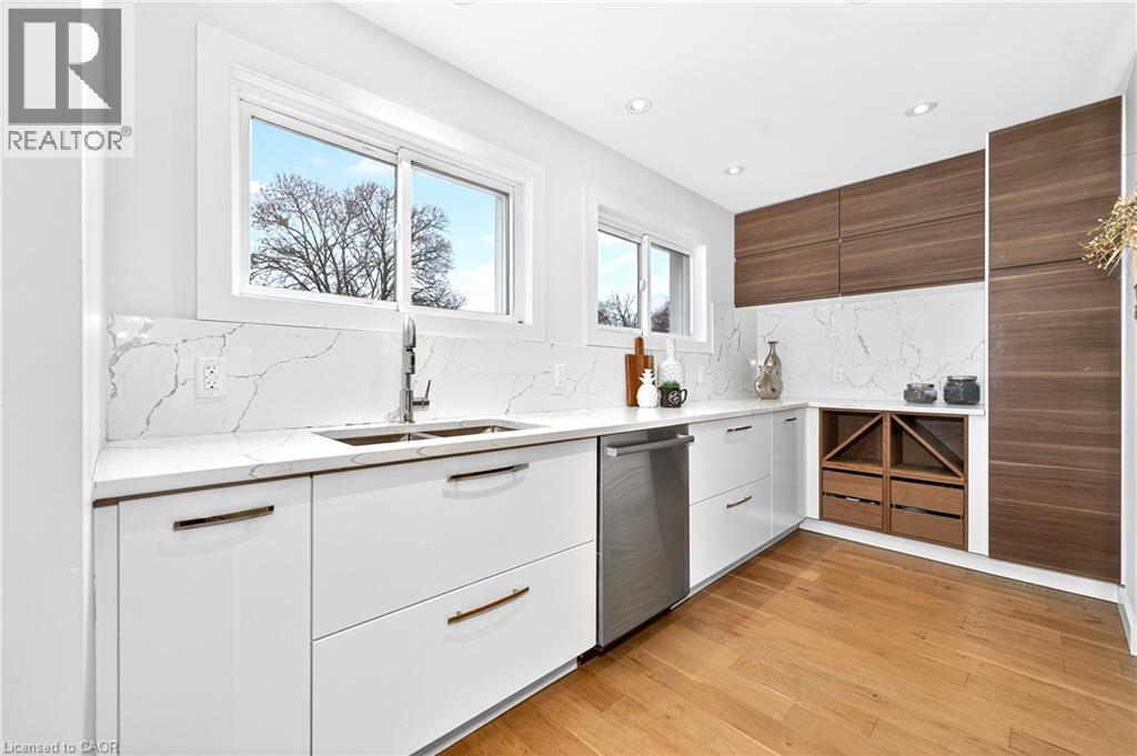 15 Swan Drive, St. Catharines, Ontario  L2T 2C2 - Photo 4 - 40789440